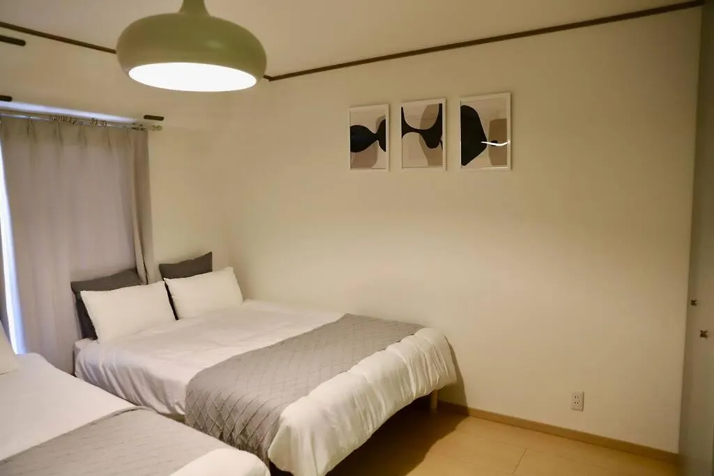 Apartmán 鶴橋駅徒歩4分/道頓堀・なんばへ地下鉄4分/広々スペース3階戸建て貸切 Ósaka