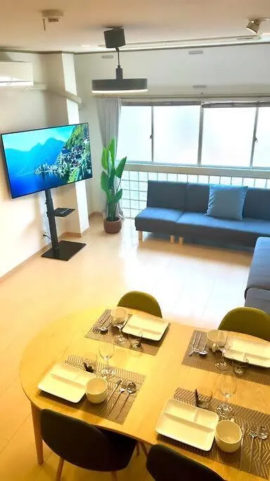 Appartement 鶴橋駅徒歩4分/道頓堀・なんばへ地下鉄4分/広々スペース3階戸建て貸切 à Ōsaka Japon