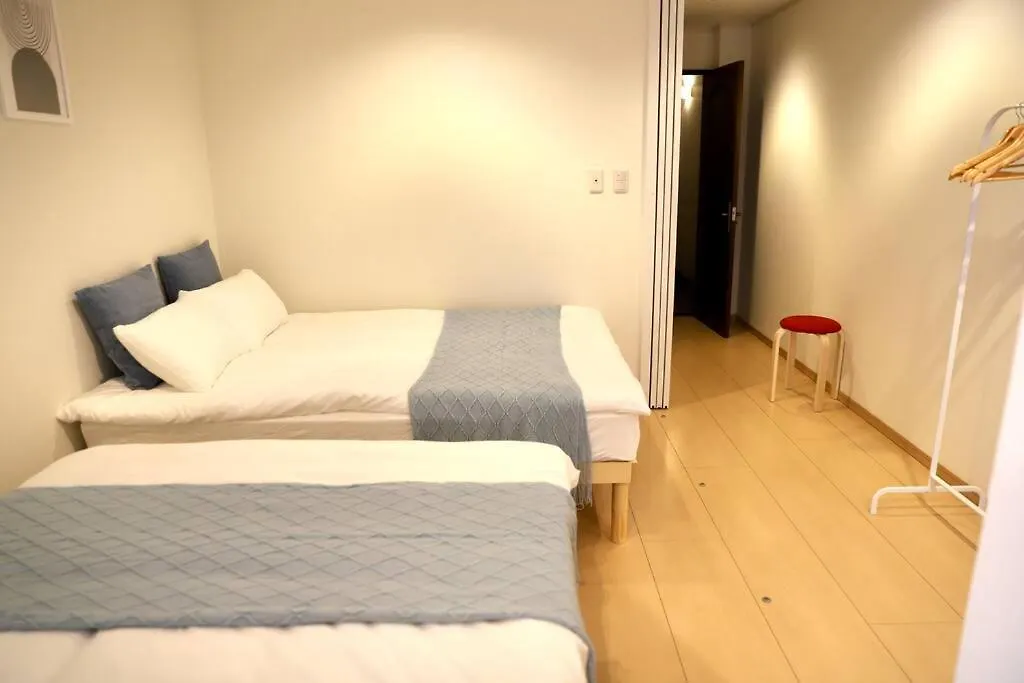 Appartement 鶴橋駅徒歩4分/道頓堀・なんばへ地下鉄4分/広々スペース3階戸建て貸切 à Ōsaka
